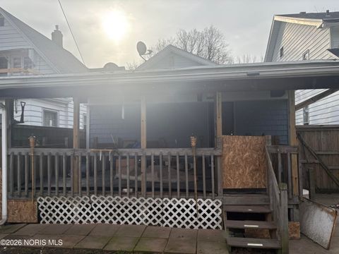 Tiny photo for 313 Mettler Street, Toledo, OH 43608 (MLS # 10003040)