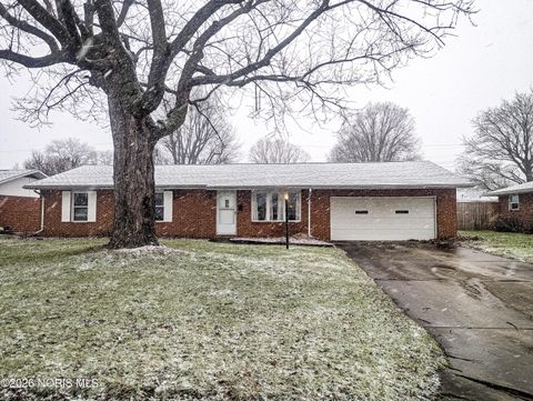 Photo of 429 Burnham Drive, Fostoria, OH 44830 (MLS # 10003240)