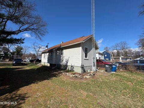 Tiny photo for 1664 Copley Drive, Toledo, OH 43615 (MLS # 10005482)
