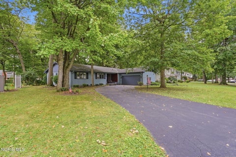 Tiny photo for 615 Sutton Place, Findlay, OH 45840 (MLS # 10013877)