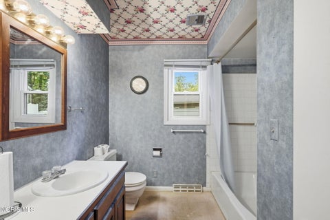Tiny photo for 615 Sutton Place, Findlay, OH 45840 (MLS # 10013877)