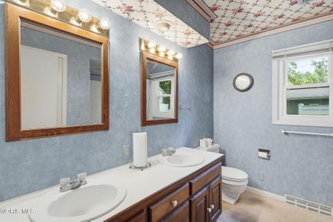 Tiny photo for 615 Sutton Place, Findlay, OH 45840 (MLS # 10013877)