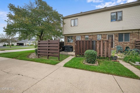 Tiny photo for 1315 Applegate Street #20, Waterville, OH 43566 (MLS # 10013743)