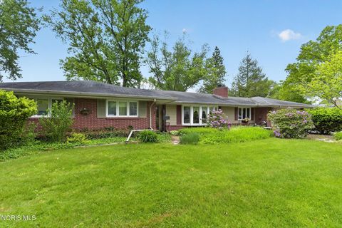 Photo of 5129 Shereton Place, Toledo, OH 43615 (MLS # 10007576)