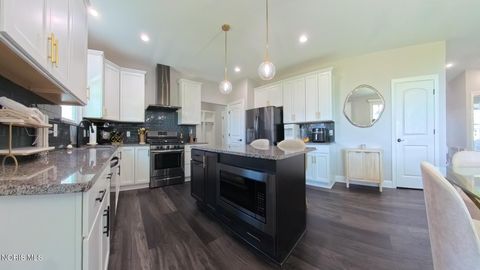 Tiny photo for 1038 Stoneleigh Road, Perrysburg, OH 43551 (MLS # 10008370)