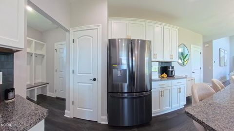 Tiny photo for 1038 Stoneleigh Road, Perrysburg, OH 43551 (MLS # 10008370)