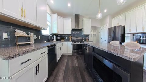 Tiny photo for 1038 Stoneleigh Road, Perrysburg, OH 43551 (MLS # 10008370)
