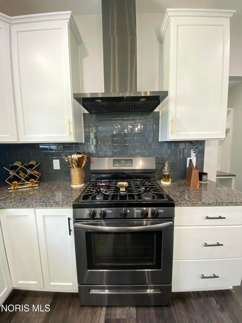 Tiny photo for 1038 Stoneleigh Road, Perrysburg, OH 43551 (MLS # 10008370)