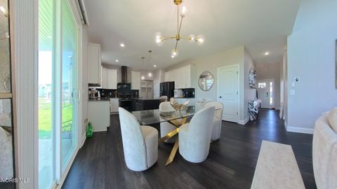 Tiny photo for 1038 Stoneleigh Road, Perrysburg, OH 43551 (MLS # 10008370)