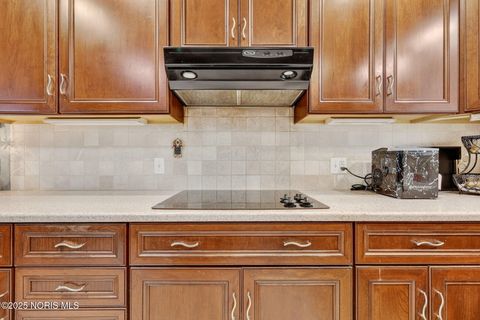 Tiny photo for 2523 Briarwood Lane, Toledo, OH 43615 (MLS # 10000368)