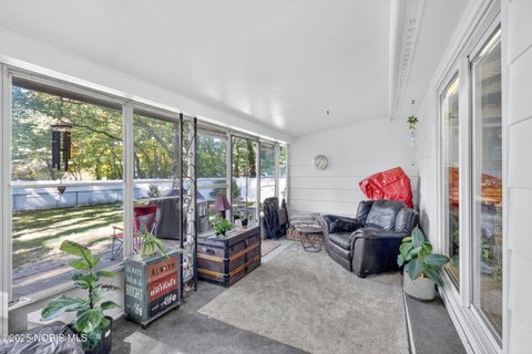 Tiny photo for 2523 Briarwood Lane, Toledo, OH 43615 (MLS # 10000368)
