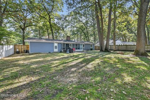 Tiny photo for 2523 Briarwood Lane, Toledo, OH 43615 (MLS # 10000368)