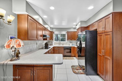 Tiny photo for 2523 Briarwood Lane, Toledo, OH 43615 (MLS # 10000368)