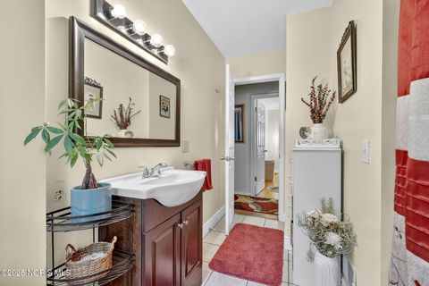 Tiny photo for 2523 Briarwood Lane, Toledo, OH 43615 (MLS # 10000368)