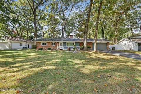 Tiny photo for 2523 Briarwood Lane, Toledo, OH 43615 (MLS # 10000368)