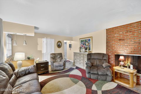 Tiny photo for 2523 Briarwood Lane, Toledo, OH 43615 (MLS # 10000368)