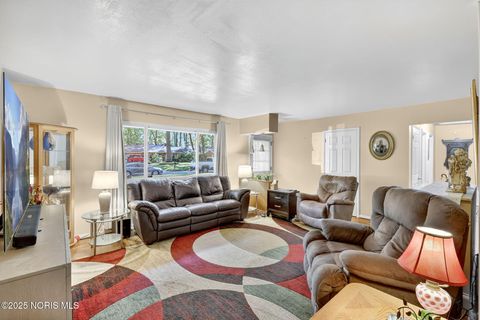 Tiny photo for 2523 Briarwood Lane, Toledo, OH 43615 (MLS # 10000368)