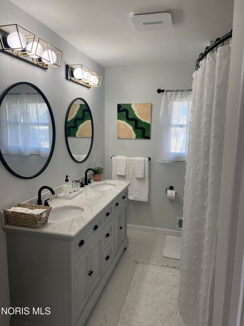 Tiny photo for 2363 Havenwood Drive, Toledo, OH 43614 (MLS # 10005122)