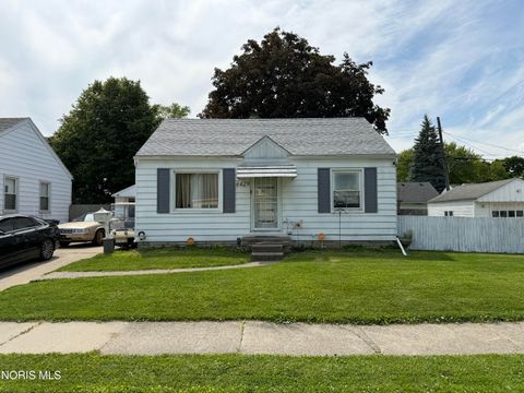 Photo of 4429 Packard Road, Toledo, OH 43612 (MLS # 10008518)