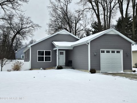 Photo of 6944 Springfield Drive, Holland, OH 43528 (MLS # 10002658)
