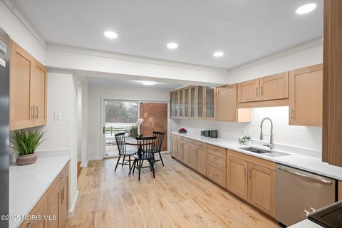 Tiny photo for 29249 Bates Road, Perrysburg, OH 43551 (MLS # 10001723)