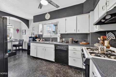 Tiny photo for 4303 Overland Parkway, Toledo, OH 43612 (MLS # 10005825)