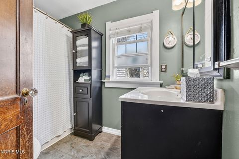 Tiny photo for 4303 Overland Parkway, Toledo, OH 43612 (MLS # 10005825)