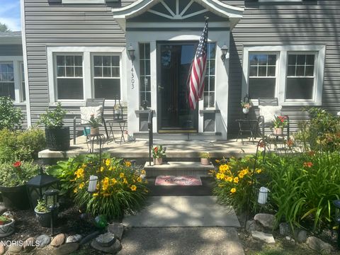 Tiny photo for 4303 Overland Parkway, Toledo, OH 43612 (MLS # 10005825)