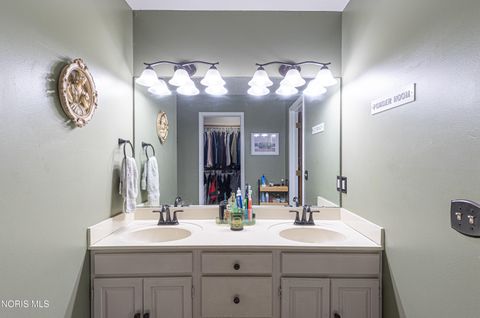 Tiny photo for 5665 Fox Hollow Court, Sylvania, OH 43560 (MLS # 10006877)