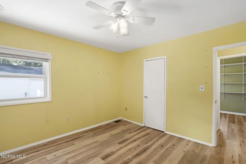 Tiny photo for 586 Garfield Drive, Perrysburg, OH 43551 (MLS # 10008514)