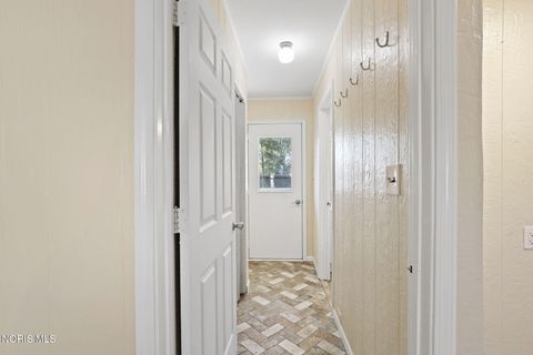 Tiny photo for 586 Garfield Drive, Perrysburg, OH 43551 (MLS # 10008514)