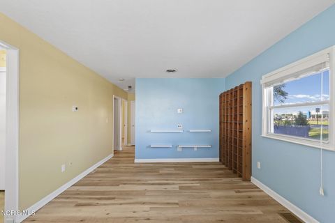 Tiny photo for 586 Garfield Drive, Perrysburg, OH 43551 (MLS # 10008514)