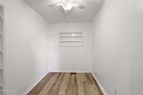 Tiny photo for 586 Garfield Drive, Perrysburg, OH 43551 (MLS # 10008514)