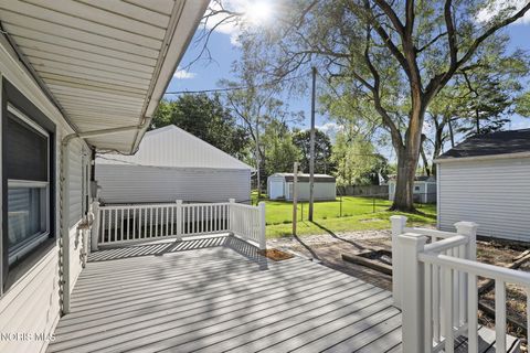 Tiny photo for 586 Garfield Drive, Perrysburg, OH 43551 (MLS # 10008514)