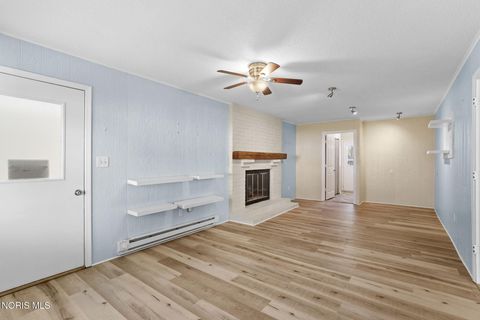 Tiny photo for 586 Garfield Drive, Perrysburg, OH 43551 (MLS # 10008514)