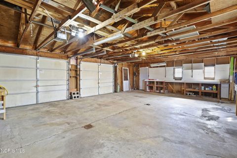 Tiny photo for 586 Garfield Drive, Perrysburg, OH 43551 (MLS # 10008514)