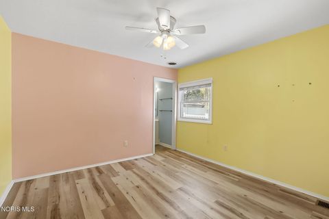 Tiny photo for 586 Garfield Drive, Perrysburg, OH 43551 (MLS # 10008514)