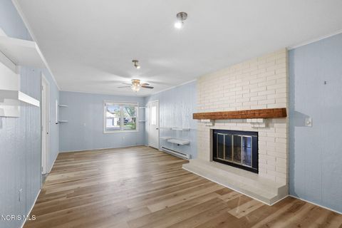 Tiny photo for 586 Garfield Drive, Perrysburg, OH 43551 (MLS # 10008514)