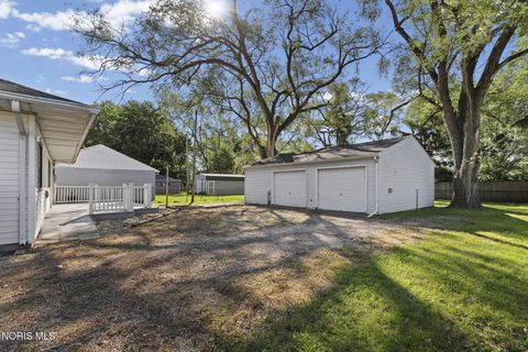 Tiny photo for 586 Garfield Drive, Perrysburg, OH 43551 (MLS # 10008514)