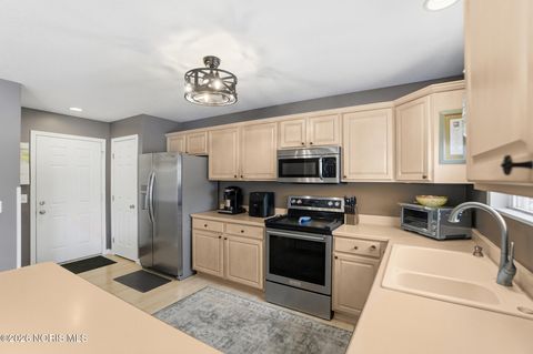 Tiny photo for 1480 Timberwood Drive, Findlay, OH 45840 (MLS # 10002796)