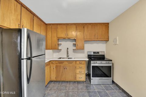 Tiny photo for 2262 Westmonte Road, Toledo, OH 43607 (MLS # 10008333)
