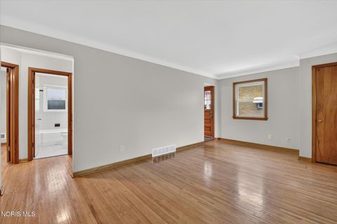Tiny photo for 2262 Westmonte Road, Toledo, OH 43607 (MLS # 10008333)