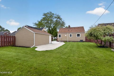 Tiny photo for 2262 Westmonte Road, Toledo, OH 43607 (MLS # 10008333)