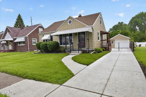 Tiny photo for 2262 Westmonte Road, Toledo, OH 43607 (MLS # 10008333)