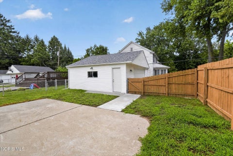 Tiny photo for 1447 Craigwood Road, Toledo, OH 43612 (MLS # 10012052)
