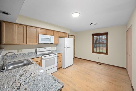 Tiny photo for 2714 Sweetbriar Court, Toledo, OH 43615 (MLS # 10002640)