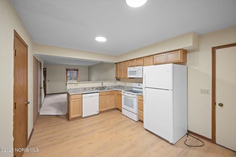 Tiny photo for 2714 Sweetbriar Court, Toledo, OH 43615 (MLS # 10002640)