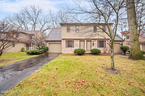 Photo of 2714 Sweetbriar Court, Toledo, OH 43615 (MLS # 10002640)