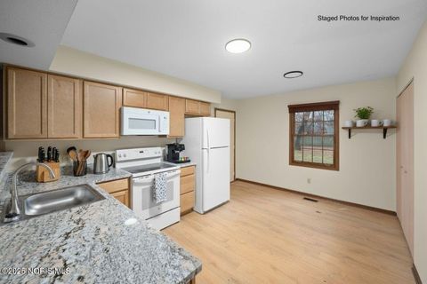 Tiny photo for 2714 Sweetbriar Court, Toledo, OH 43615 (MLS # 10002640)