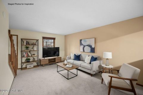 Tiny photo for 2714 Sweetbriar Court, Toledo, OH 43615 (MLS # 10002640)